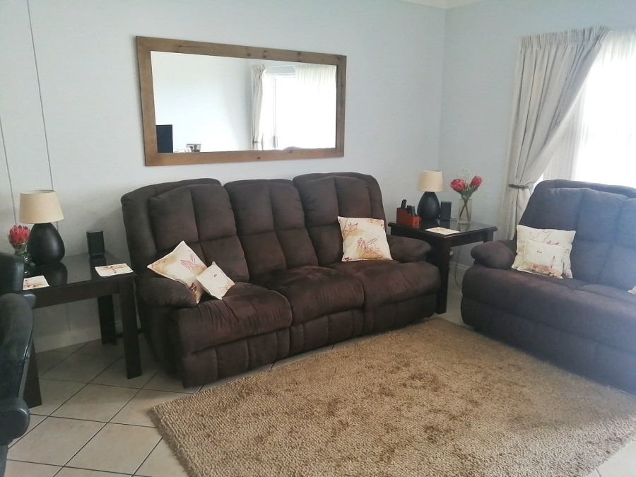 2 Bedroom Property for Sale in Reebok Western Cape